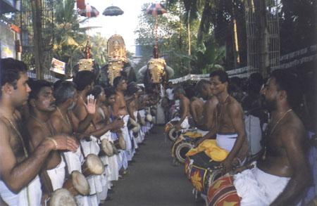 panchavadyam